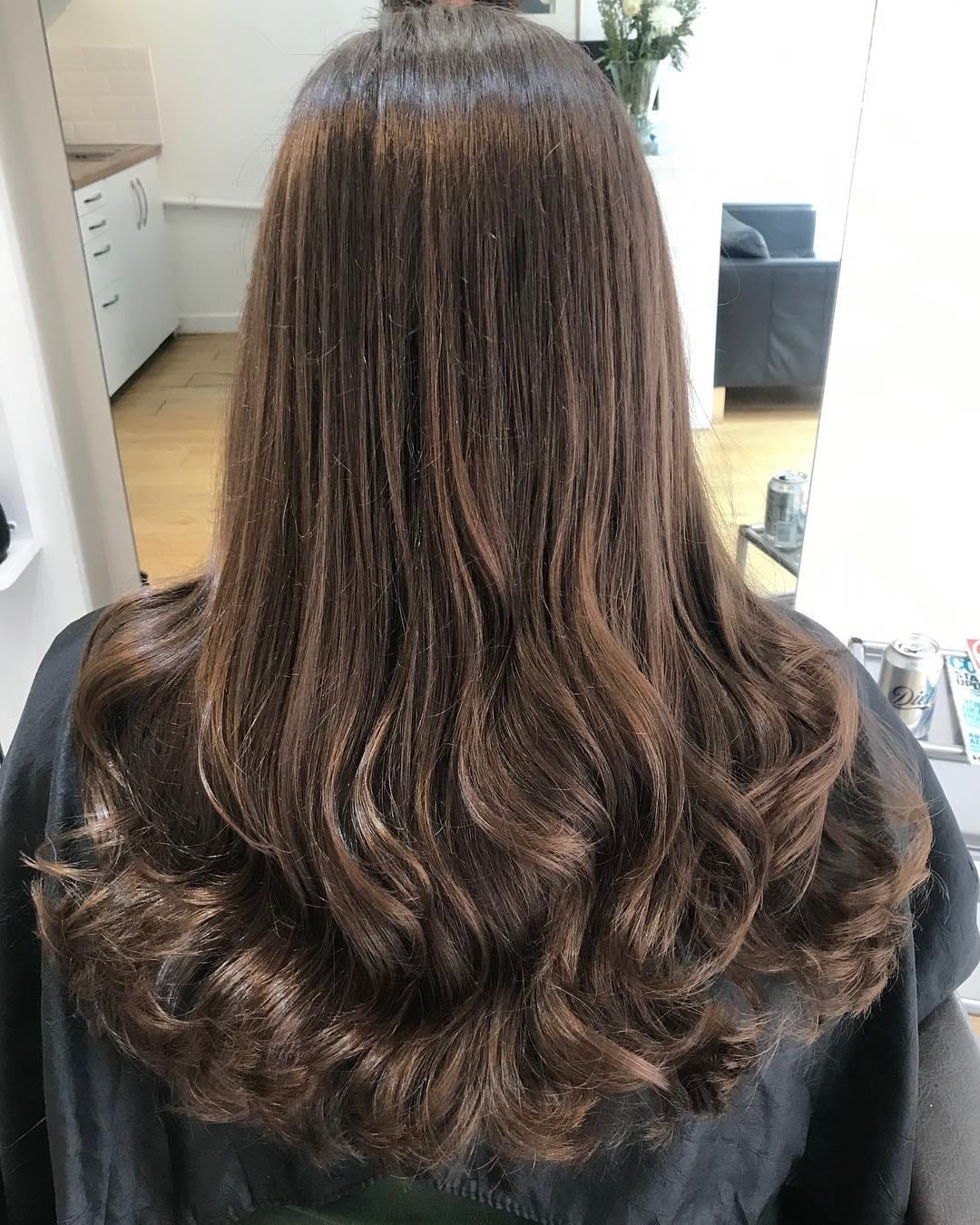 Long wavy brown hair